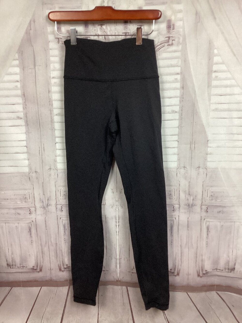 Lululemon black leggings 6